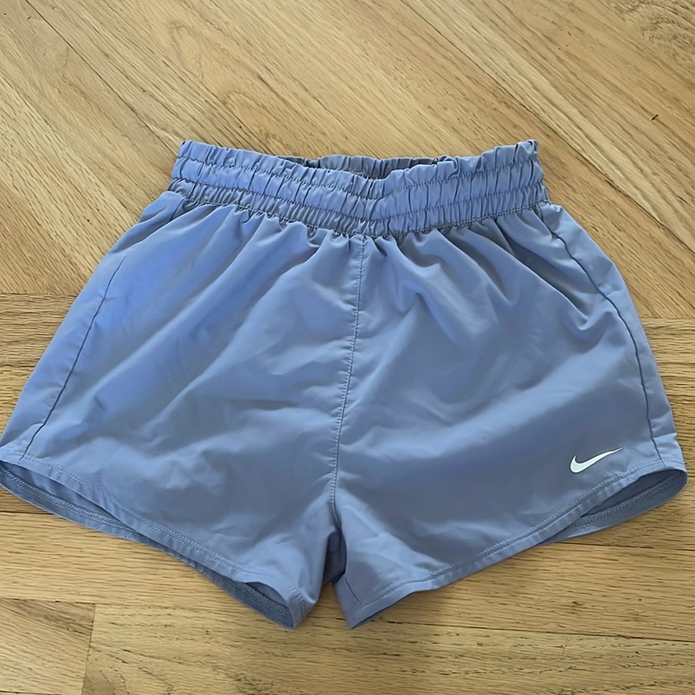 Nike girls shorts size medium